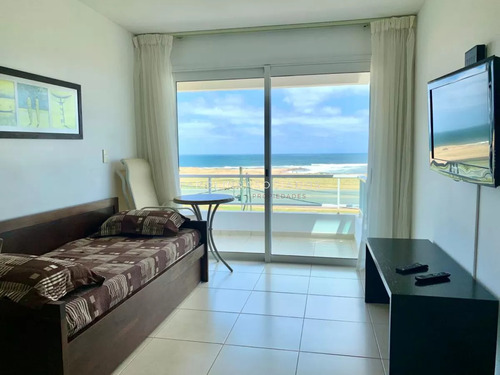 Apartamento Frente Al Mar - Dos Dormitorios