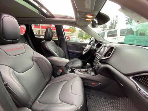 Imagen 7 de 15 de Jeep Cherokee 2019 3.3l Trailhawk At
