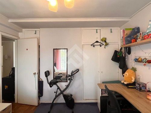 Casa En Venta De 5 Dorm. En Ñuñoa