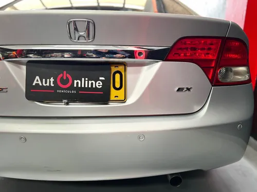 Honda Civic 1.8 Ex 4 p