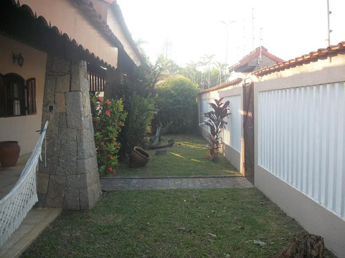 Imagem 10 de 14 de Casa Com Piscina De Frente Para O Mar.