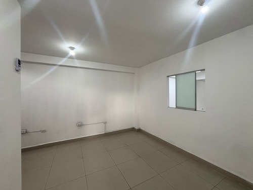 Local Comercial En Angamos 150 M2 Amplio