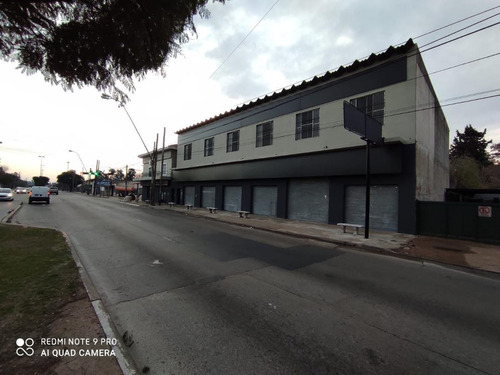 Imagen 2 de 10 de Venta De Imponente Esquina Comercial Con Propiedad En Ing. Pablo Nogues.