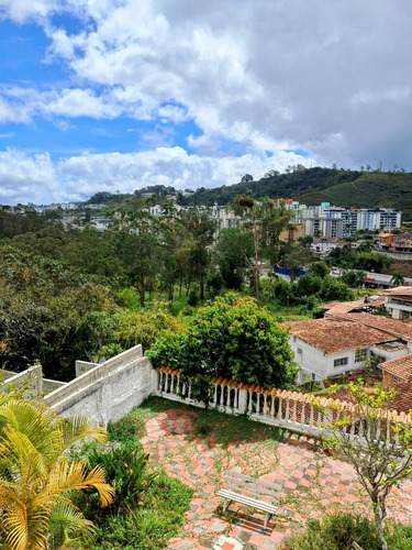 Se Vende Casa En San Antonio De Los Altos 550m2, 5h/5+½b/3p