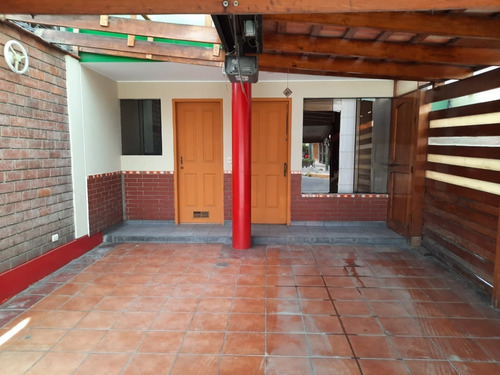 Imagen 3 de 20 de Hermosa Casa Familiar, Excelente Ubicación, ¡lista Para Mudarse!