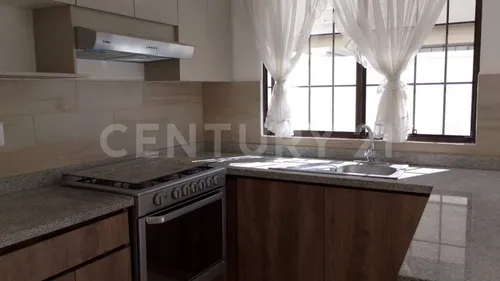 Casa En Renta Al Sur En Residencial Lucerna