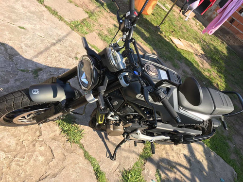 Imagen 13 de 16 de Husqvarna Svartpilen 200