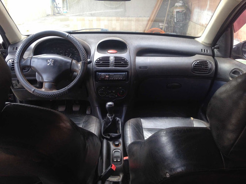 Imagem 2 de 15 de Peugeot 206 2002