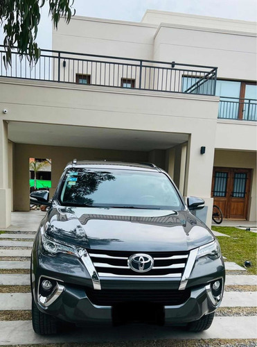 Imagen 3 de 10 de Toyota Sw4 2017 2.8 Srx 177cv 4x4 7as At