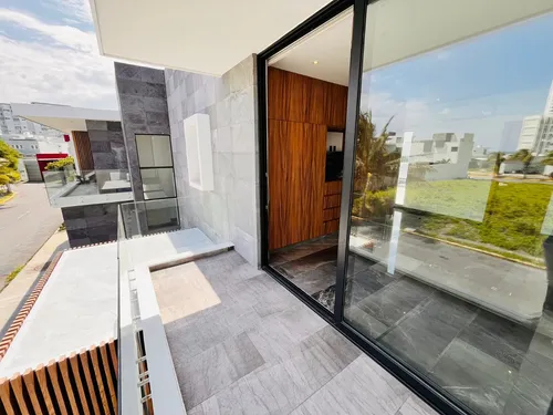 Casa En Venta En Veracruz Con Alberca Fracc. Playas Del Conchal.