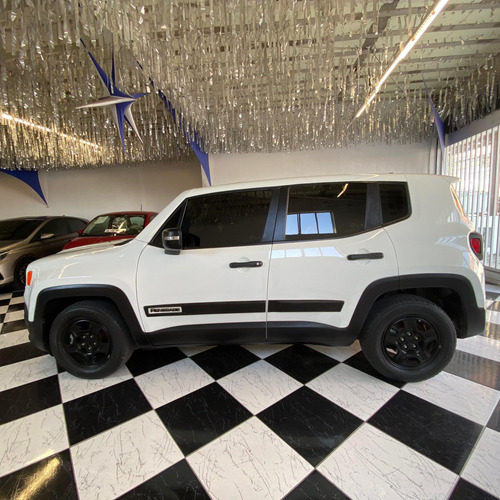 Jeep Renegade 1.8 Flex Aut. 5p
