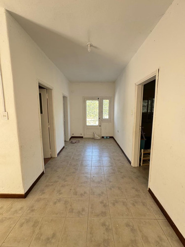 Lote / Terreno En Venta Frente A Plaza Jeronimo Del Barco, Rinde 1260 M2