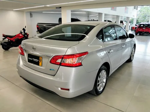 Nissan Sentra 1.8 B17 Advance