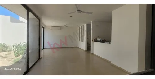 Hermosa Casa Moderna En Condominio Conkal