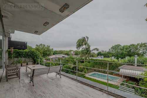 Casa En Venta En La Lucila-libertador/rio