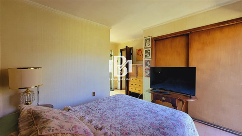 Casa En Venta De 5 Dorm. En Vitacura