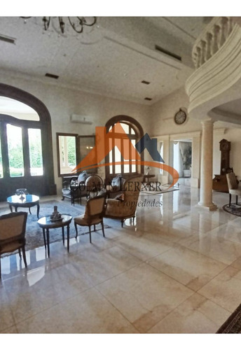 Venta Casa De Cuatro Dormitorios En Club De Campo San Diego