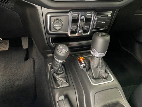 Jeep Wrangler SAHARA