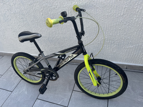 Bicicleta Benotto Agressor R20 Negro/gris/amarillo Neon Negro M (Usado)