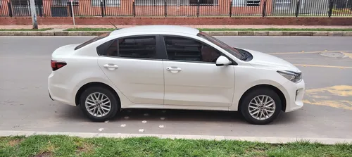 Kia Rio 1.4 Emotion sedan