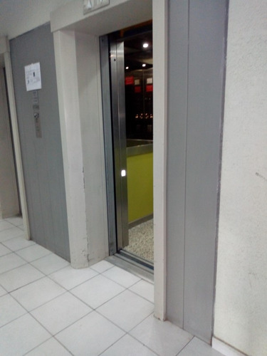 Estacionamiento Manquehue Sur Con Av. Apoquindo