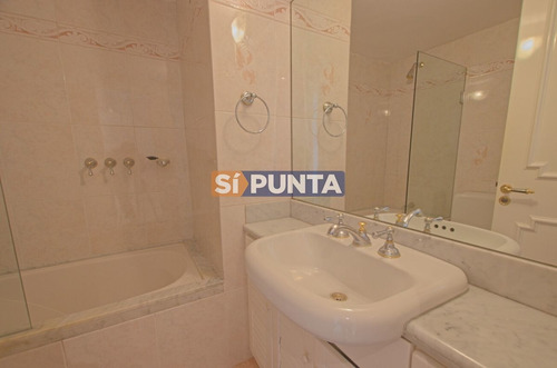 Imagen 21 de 30 de Apartamento En Alquiler - Mansa