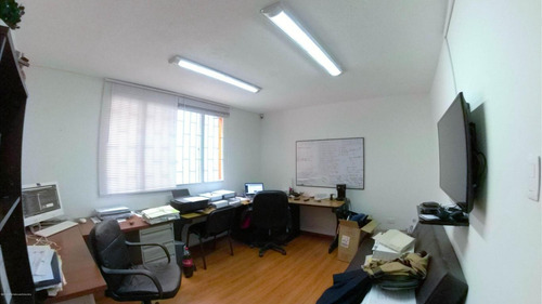 Comercial En Pardo Rubio(bogota) Rah Co: 21-486