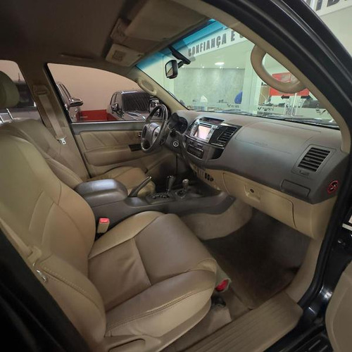 Toyota Hilux SW4 SRV 3.0 TDI 4X4 (5 Lugares)