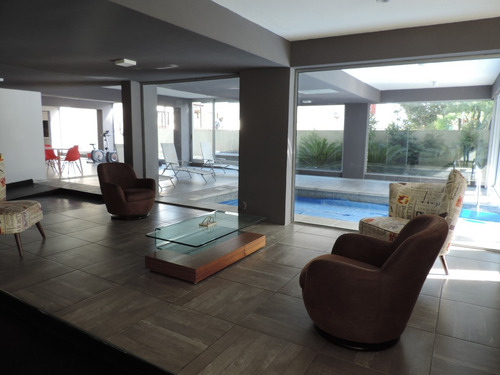 Imagen 2 de 11 de Apartamento- Rambla Costanera, Dos Dormitorios Y Dos Baños