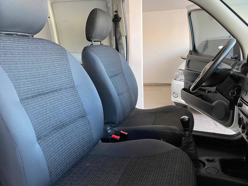 Imagen 10 de 12 de Peugeot Partner 2016 1.6 Hdi Furgon Confort