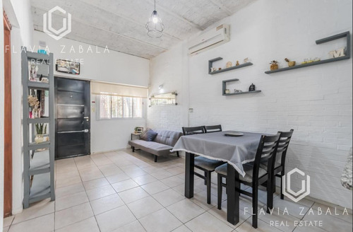 Venta Casa Tres Ambientes Con Pileta Y Jardín En Ituzaingo