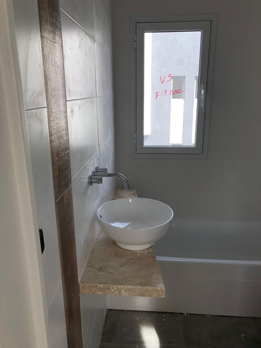 Imagen 5 de 7 de Duplex 2 Dorm - Patio - Cochera - 16 E 528 Y 529