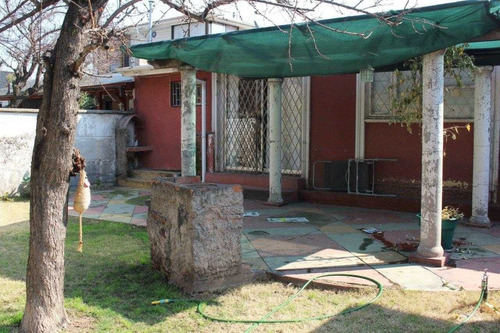 Cercano Valenzuela Puelma / Vicente Pérez Rosales