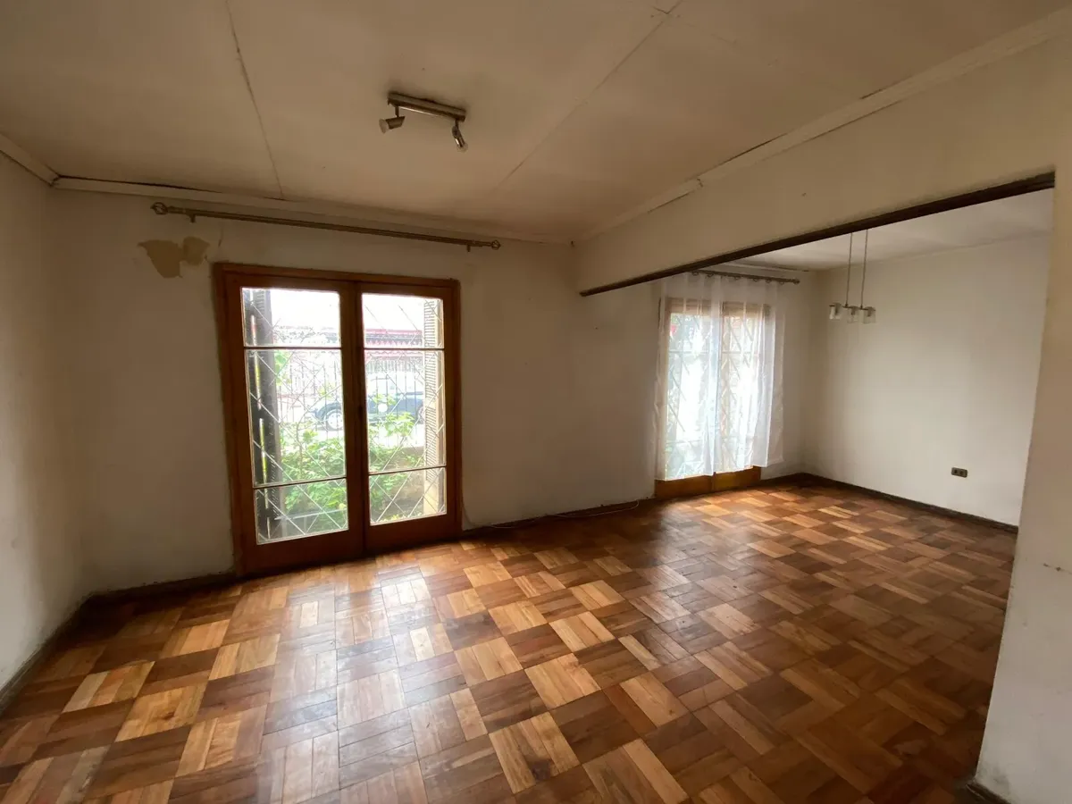 Imagen 2 de 16 de Arriendo | Amplia Casa De 300 M² En $700.000. Excelente