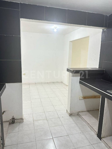 Casa En Venta En Col. Hacienda Los Cantu En Escobedo