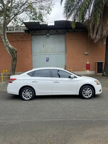 Nissan Sentra 1.8 B17 Advance