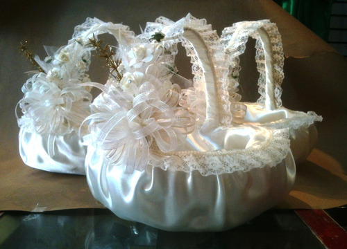 Imagen 3 de 4 de Canasta Decorada Boda Xv Años Yadira Hadas