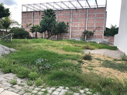 Terreno En Esquina, Privada Con Vigilancia, Par Vial Jiutepec