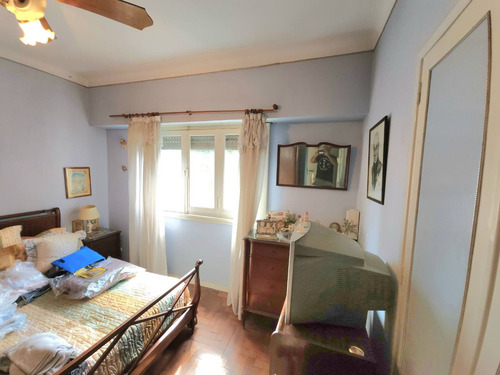 Venta Casa A Refaccionar Sobre Gran Lote Arbolado