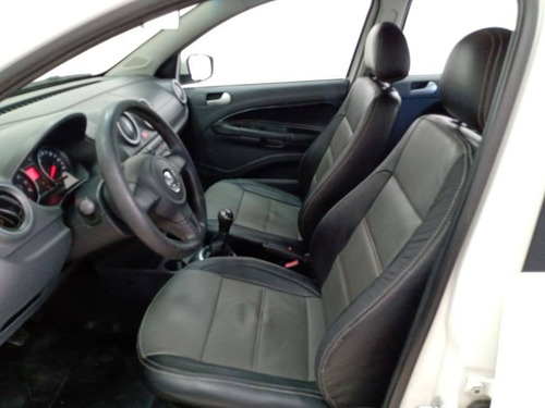 Imagem 10 de 12 de Volkswagen Gol 1.6 Mi 8v Flex 4p Manual G.vi