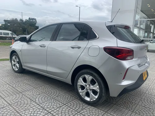 Chevrolet Onix 1.0T Premier Hatch At