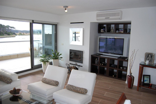 Imagen 7 de 30 de Apartamento 3 Dormitorios Piscina Climatizada Terrazas De La Laguna Departamento En Alquiler Ubicado En Pinares, Punta Del Este, Punta Del Este / Maldonado