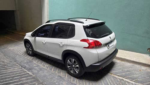 Peugeot 2008 1.6 Feline am20
