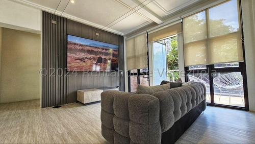 En Venta Impresionante Casa Ubicada En La Urbanización La Floresta 24-27529