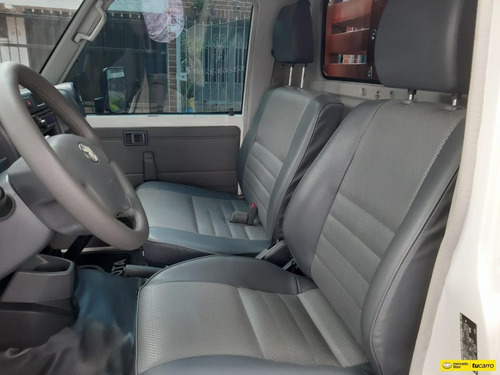 Toyota Land Cruiser Estaca Mt 4000 4x4