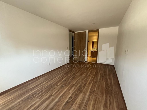 Departamento De 3 Recámaras En Planta Baja Con Jardín.