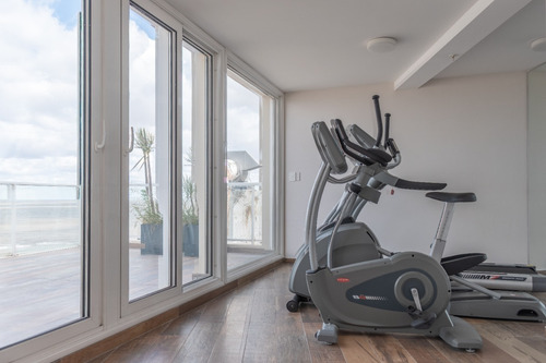 Imagen 12 de 21 de Venta Apartamento Sobre Rambla De Punta Carretas De 2 Dormitorios En Suite