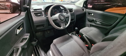Imagem 8 de 9 de Volksvagen Fox 1.0 Flex 2013