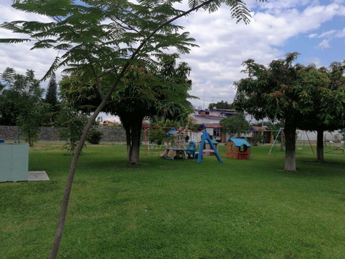 Casa En Venta En Fraccionamiento Coahuixtla De Dos Niveles Con Jardin