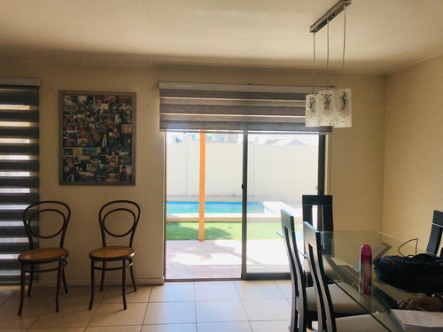 Casa Amplia De 2 Pisos En Condominio En Alto Jahuel Paine. 